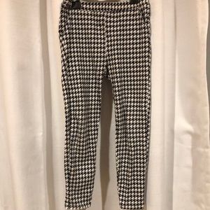 Crown & Ivey leggings